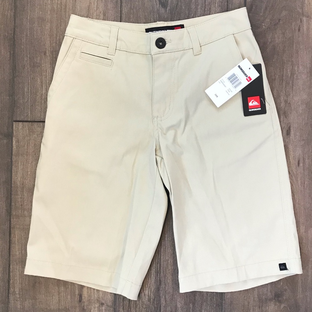 Quicksilver board/khaki shorts